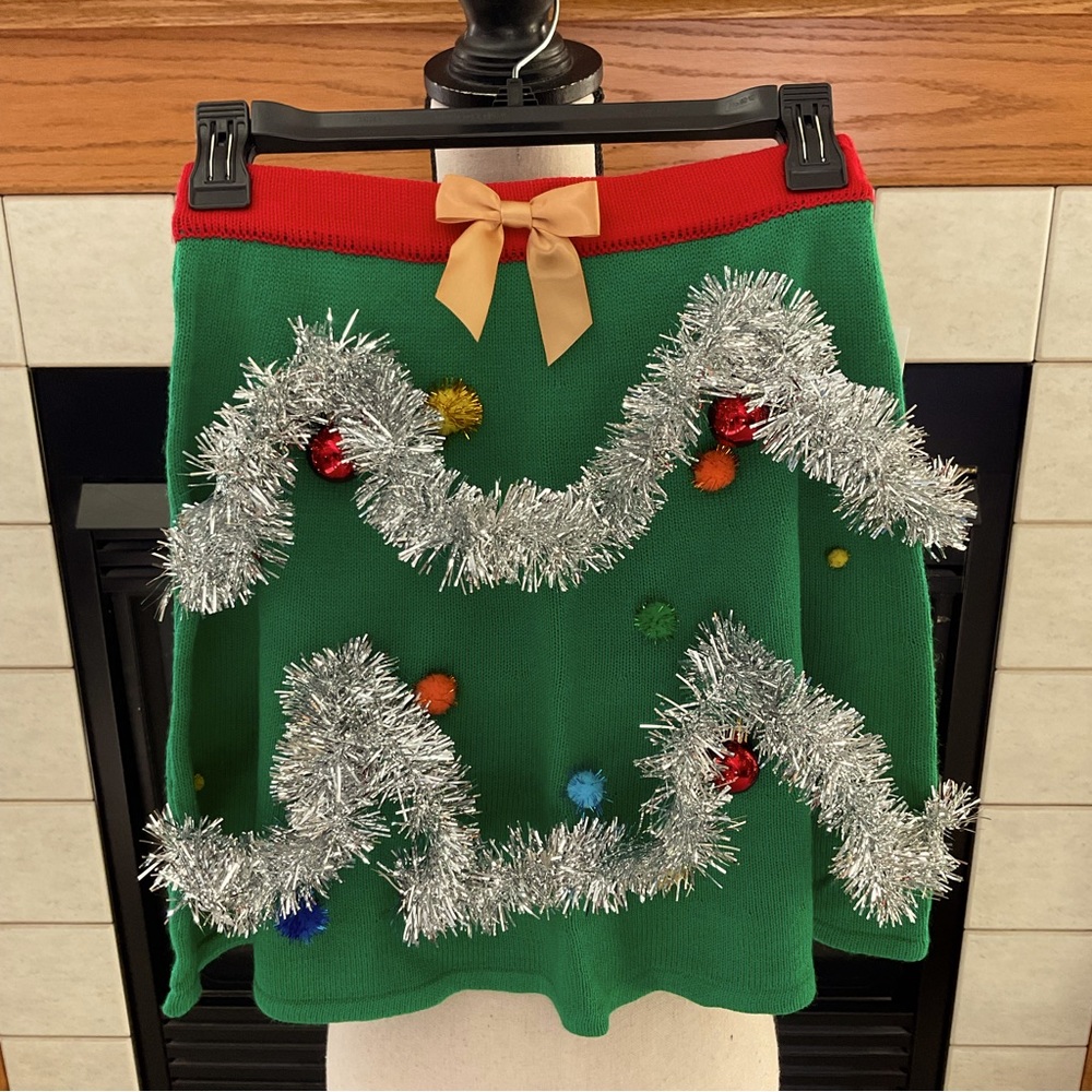 NWT Planet Gold Christmas Skirt, Youth Sz S